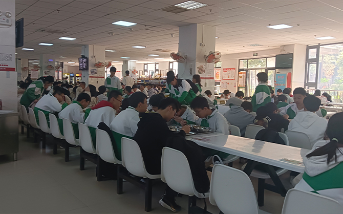 學(xué)校食堂環(huán)境