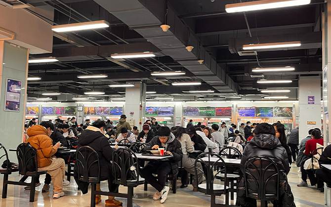 學校食堂承包成本控制關鍵，就餐現場圖片