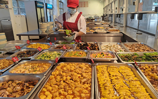 廠里食堂開餐現場圖片