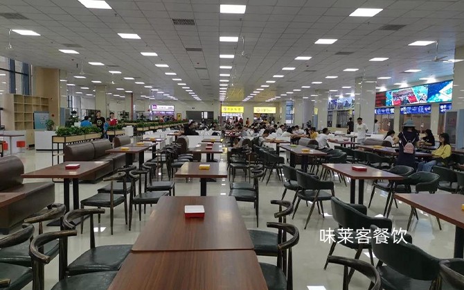 承包高中學校食堂免稅嗎