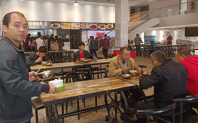 承包大學食堂一個窗口多少錢