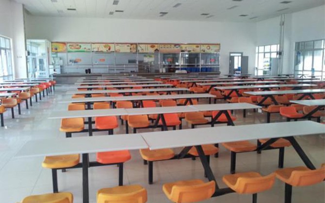 承包一個(gè)大學(xué)食堂需要準(zhǔn)備投資多少錢