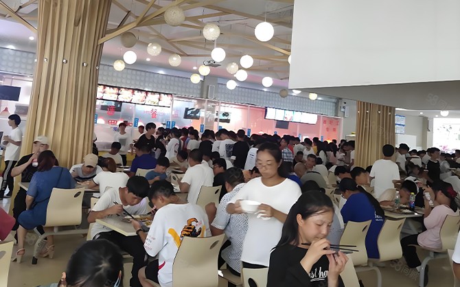 餐飲部服務(wù)員崗位職責(zé)與工作內(nèi)容